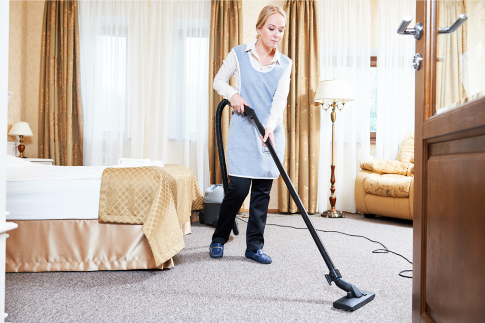 5-things-to-look-for-when-hiring-a-housekeeper-hummingbird-home-staff